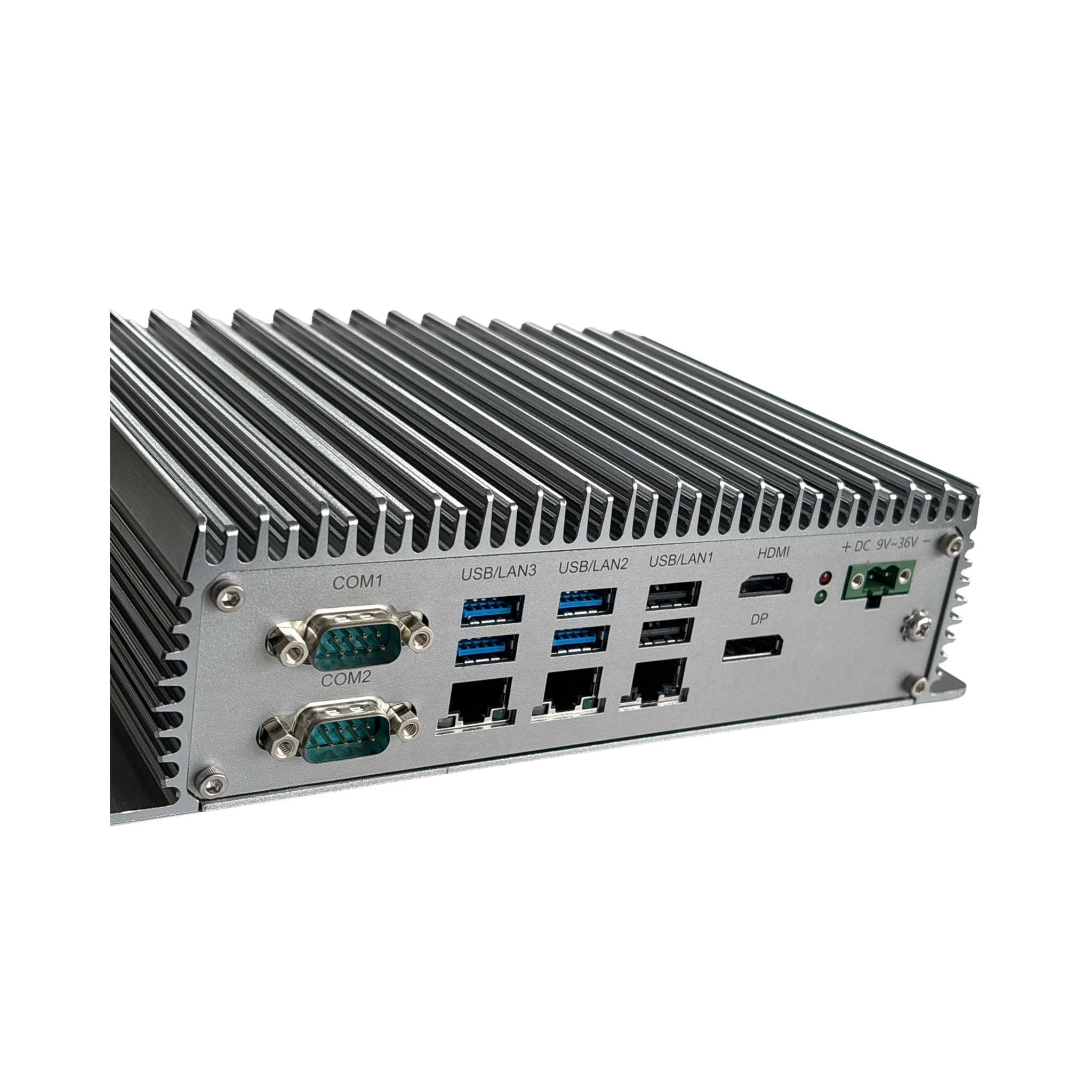 FEC BPC-1200 Box PC Anschlüsse auf weißen Hintergrund