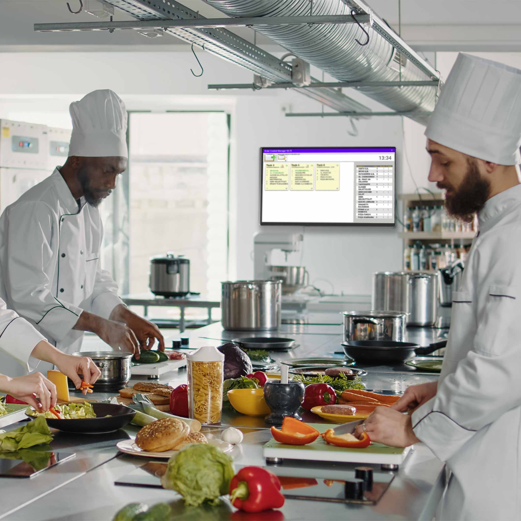 Gastronomie Küche mit zwei Köchen und im Hintergrund der KP-9792W